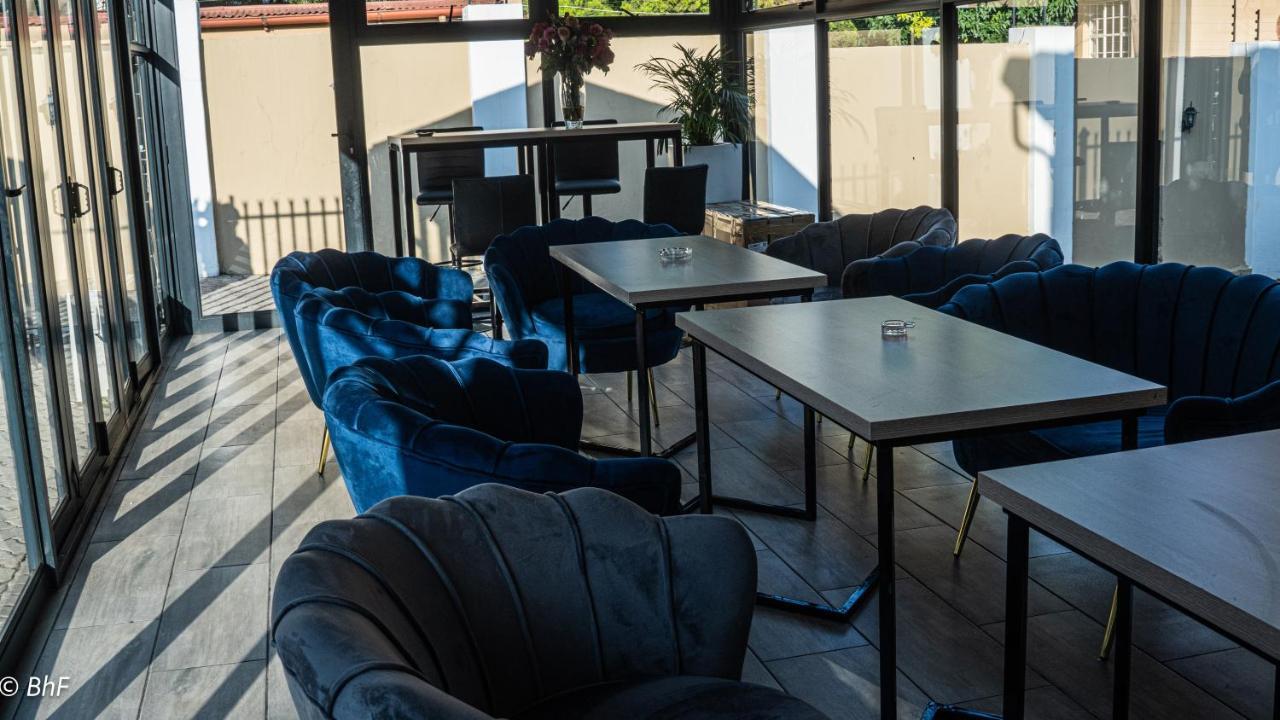 Henry George Guest House Pretoria-Noord Extérieur photo