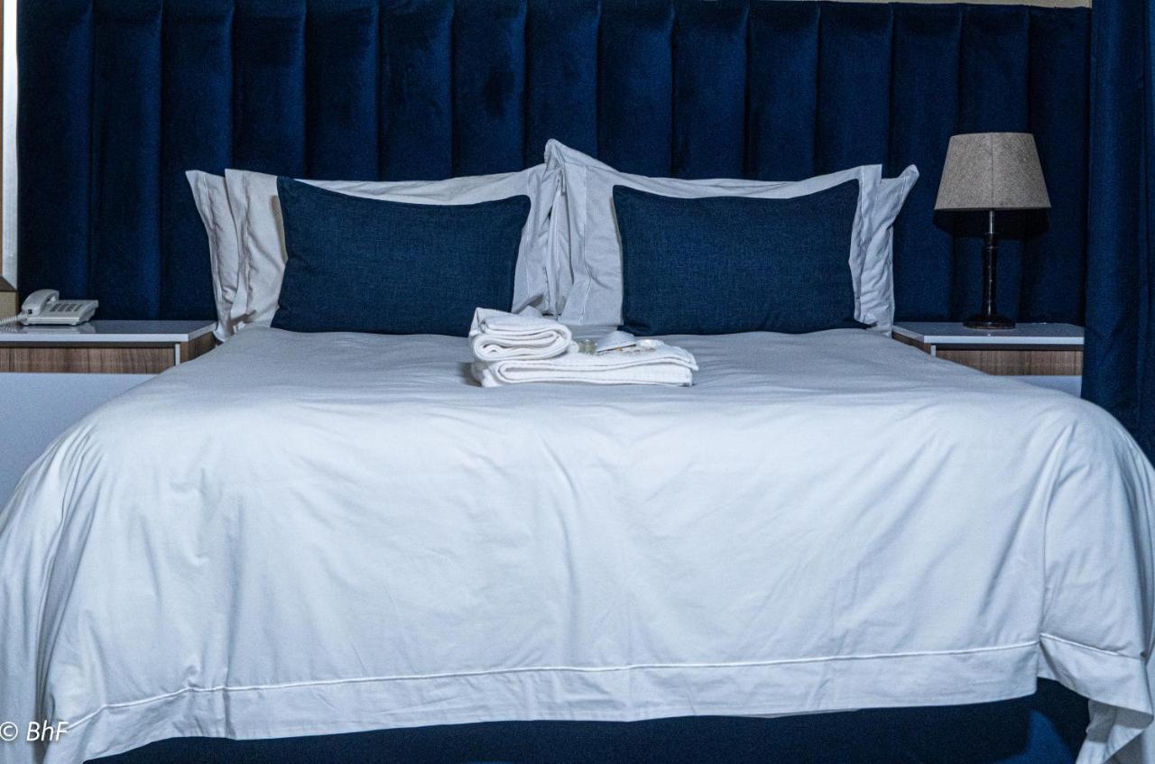 Henry George Guest House Pretoria-Noord Extérieur photo