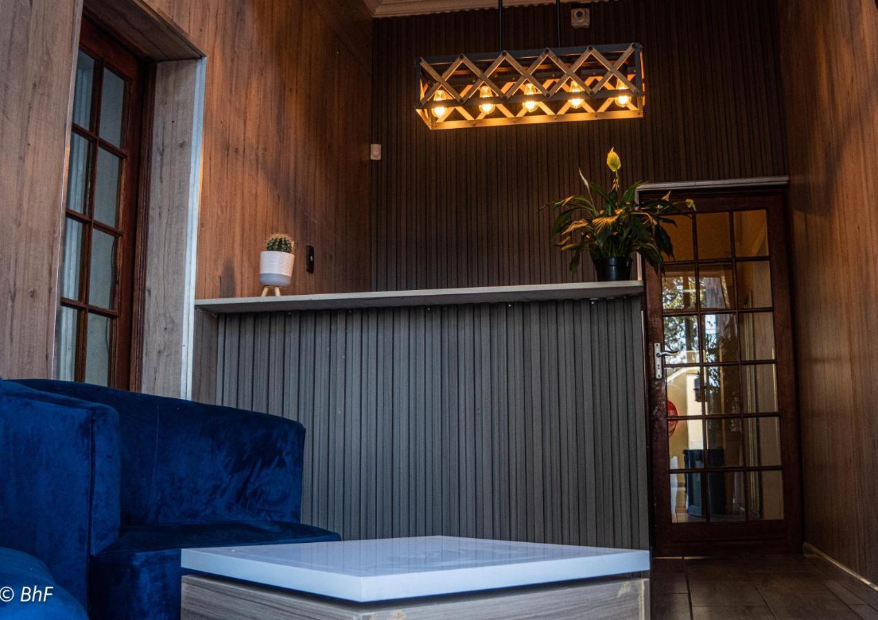 Henry George Guest House Pretoria-Noord Extérieur photo