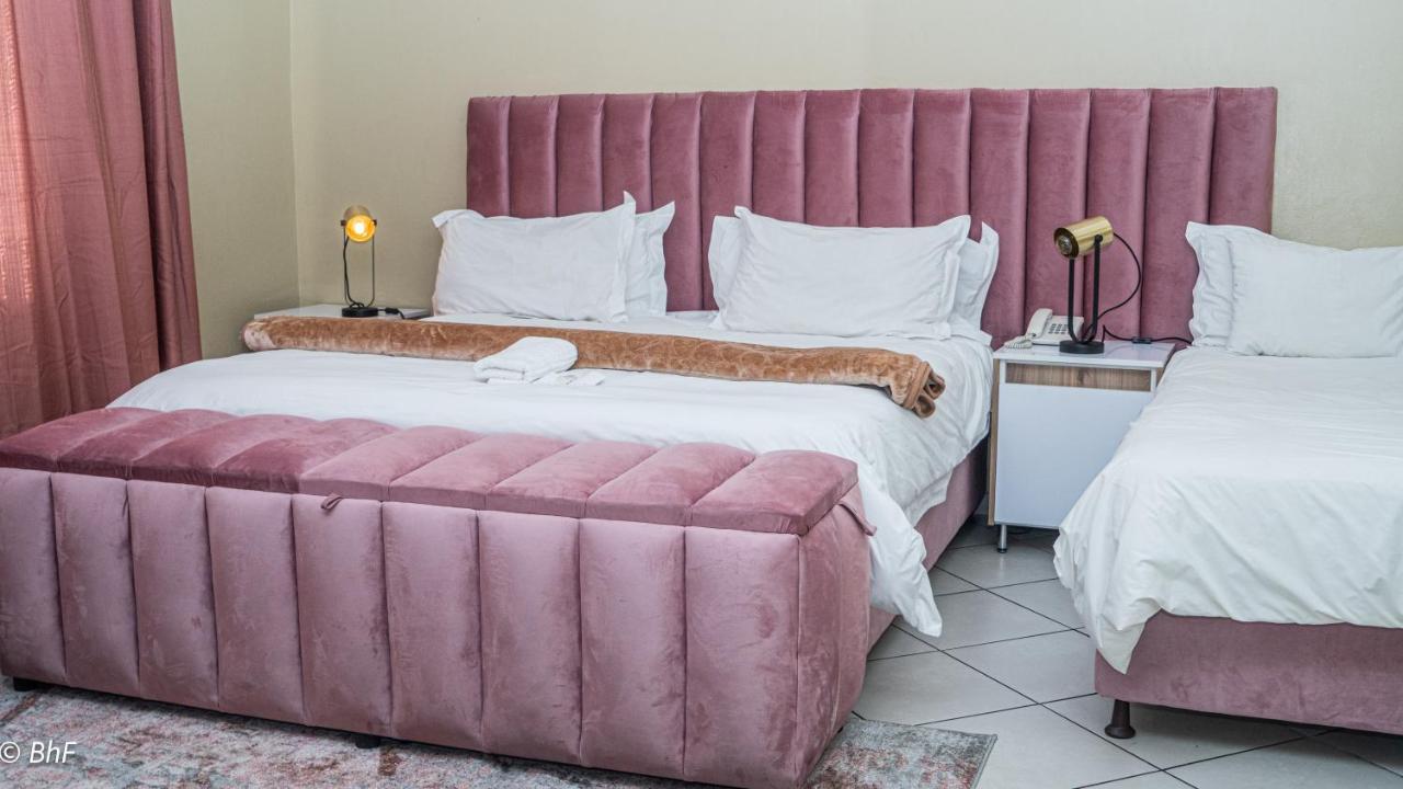 Henry George Guest House Pretoria-Noord Extérieur photo