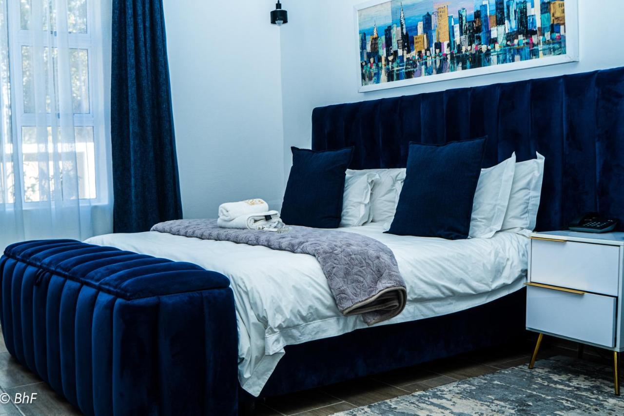 Henry George Guest House Pretoria-Noord Extérieur photo